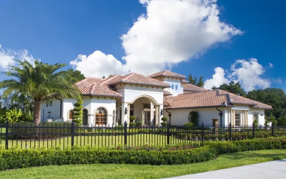 Market Report January 2023 - Naples