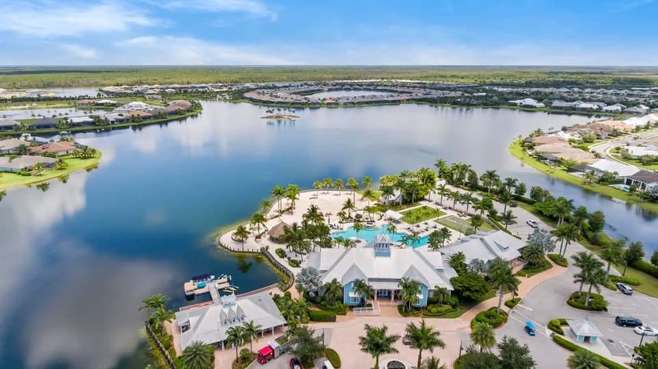 Market Report January 2024 - Naples
