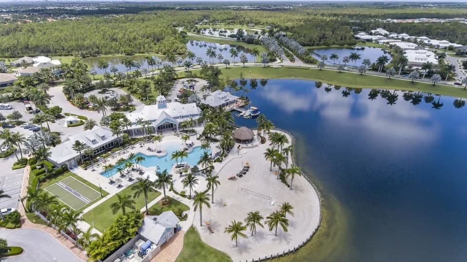 Market Report June 2023 - Naples