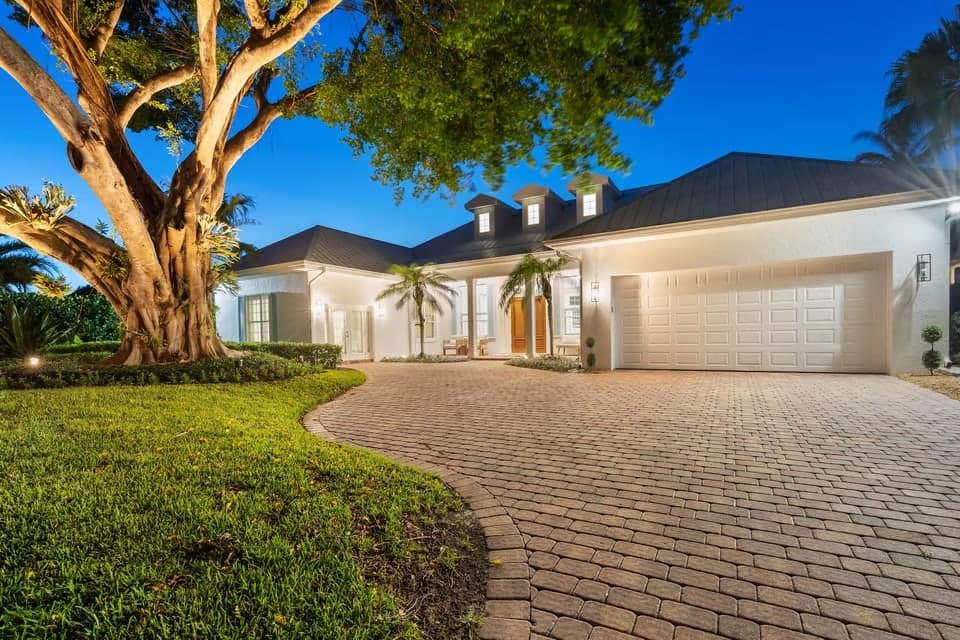 Market Report June 2024 - Naples