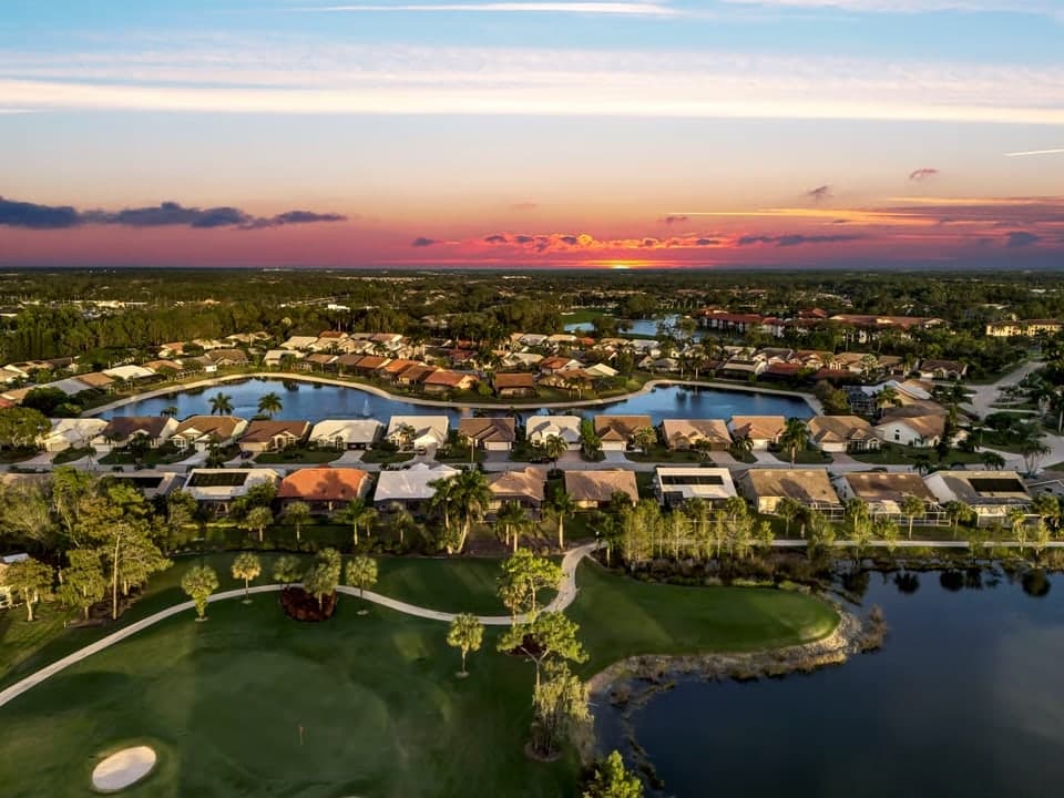 Market Report October 2023 - Naples