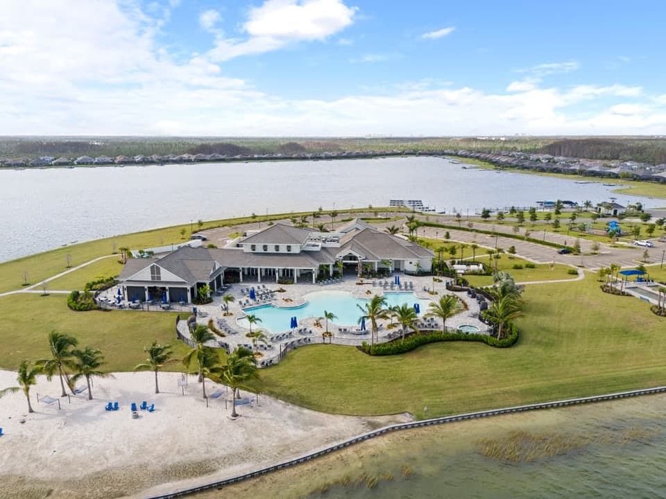 Market Report October 2024 - Naples