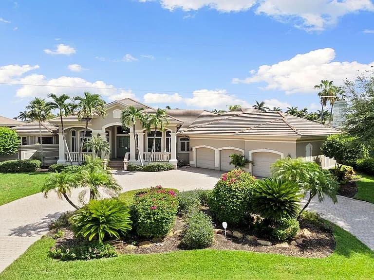 1578 Heights CT