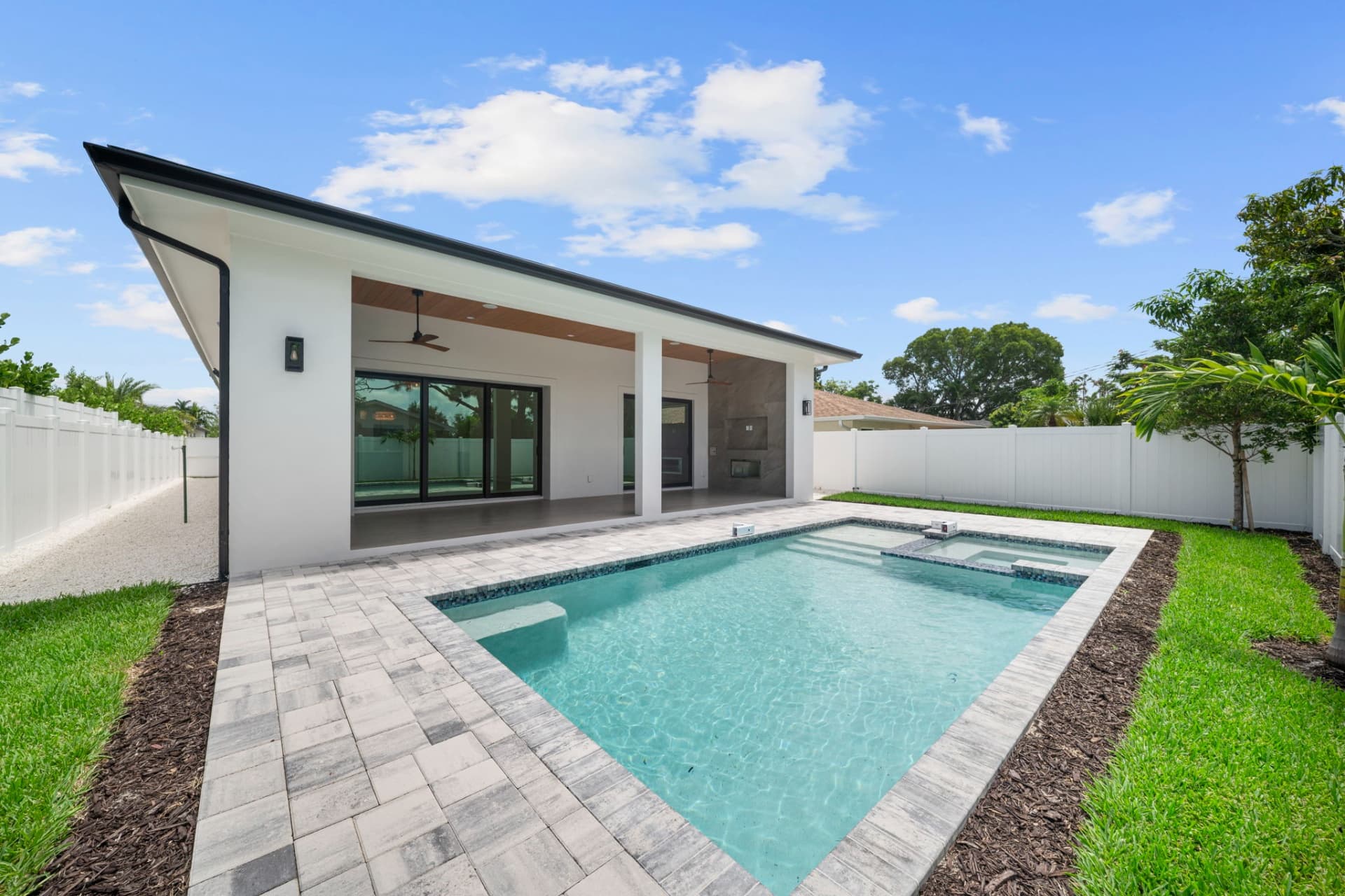 638 93rd Ave N - Gallery
