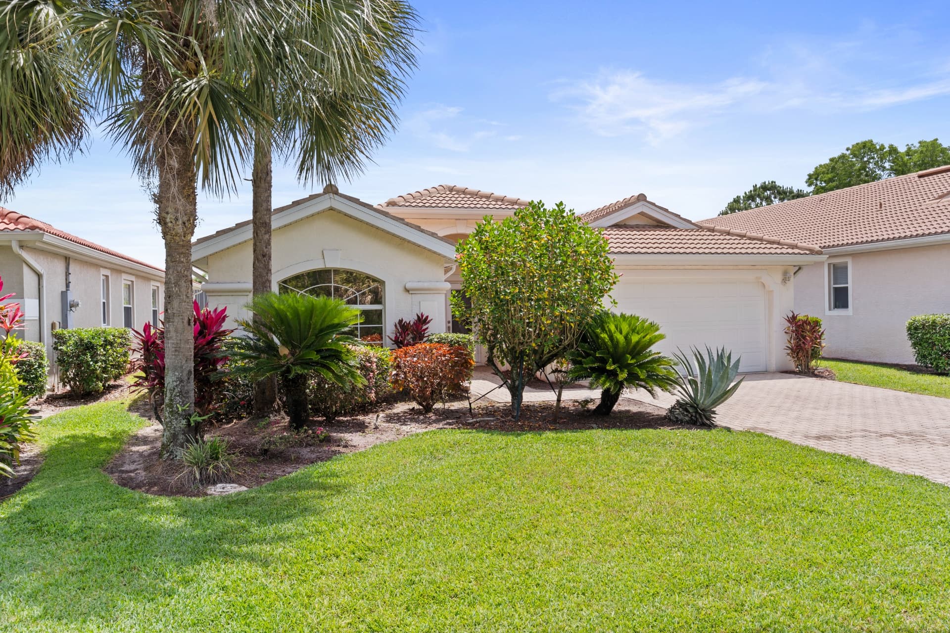 7867 Berkshire Pines Dr