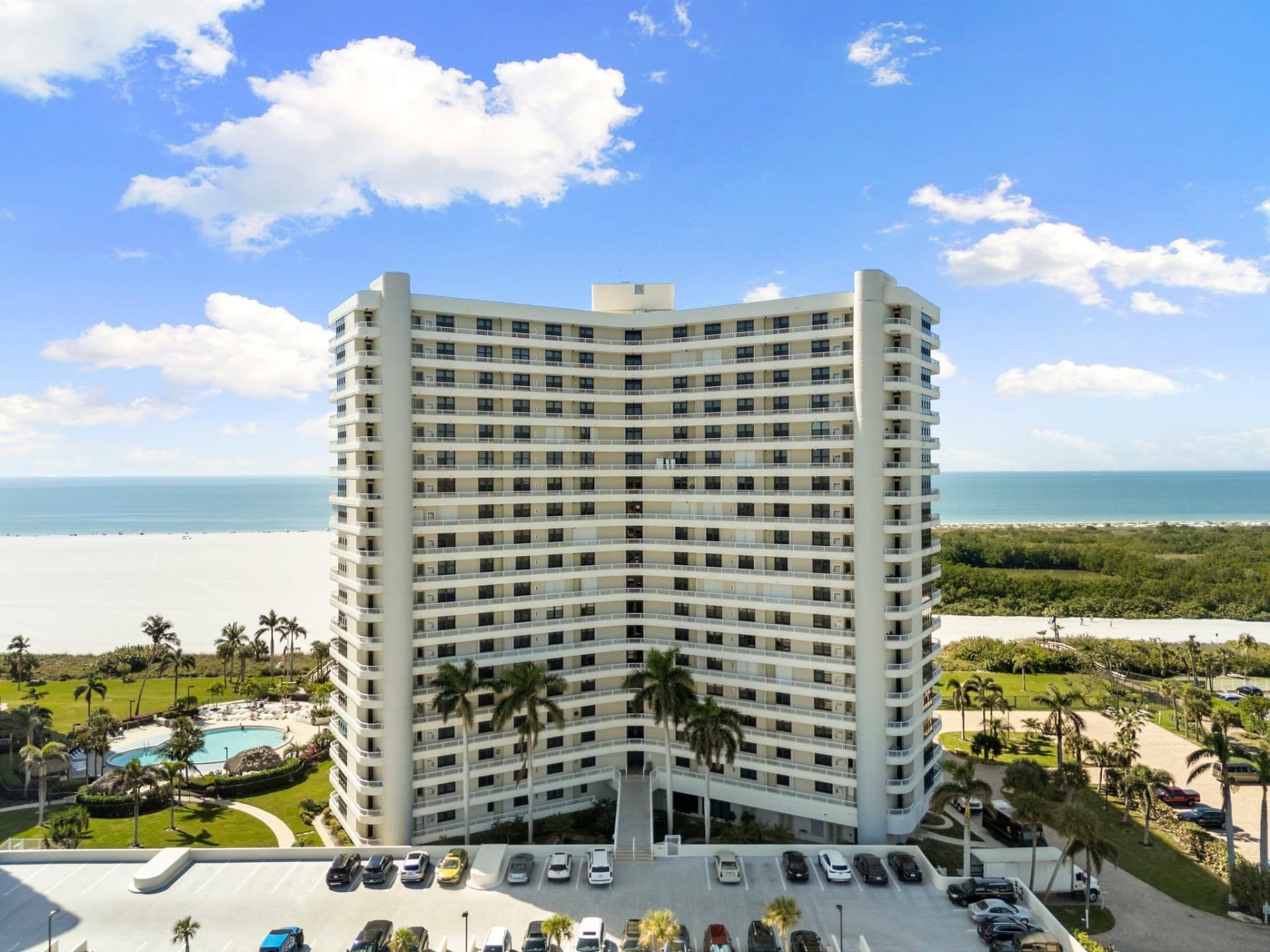 320 Seaview Ct #512