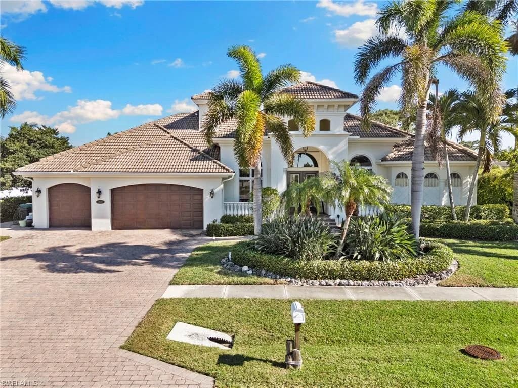1389 Bayport AVE