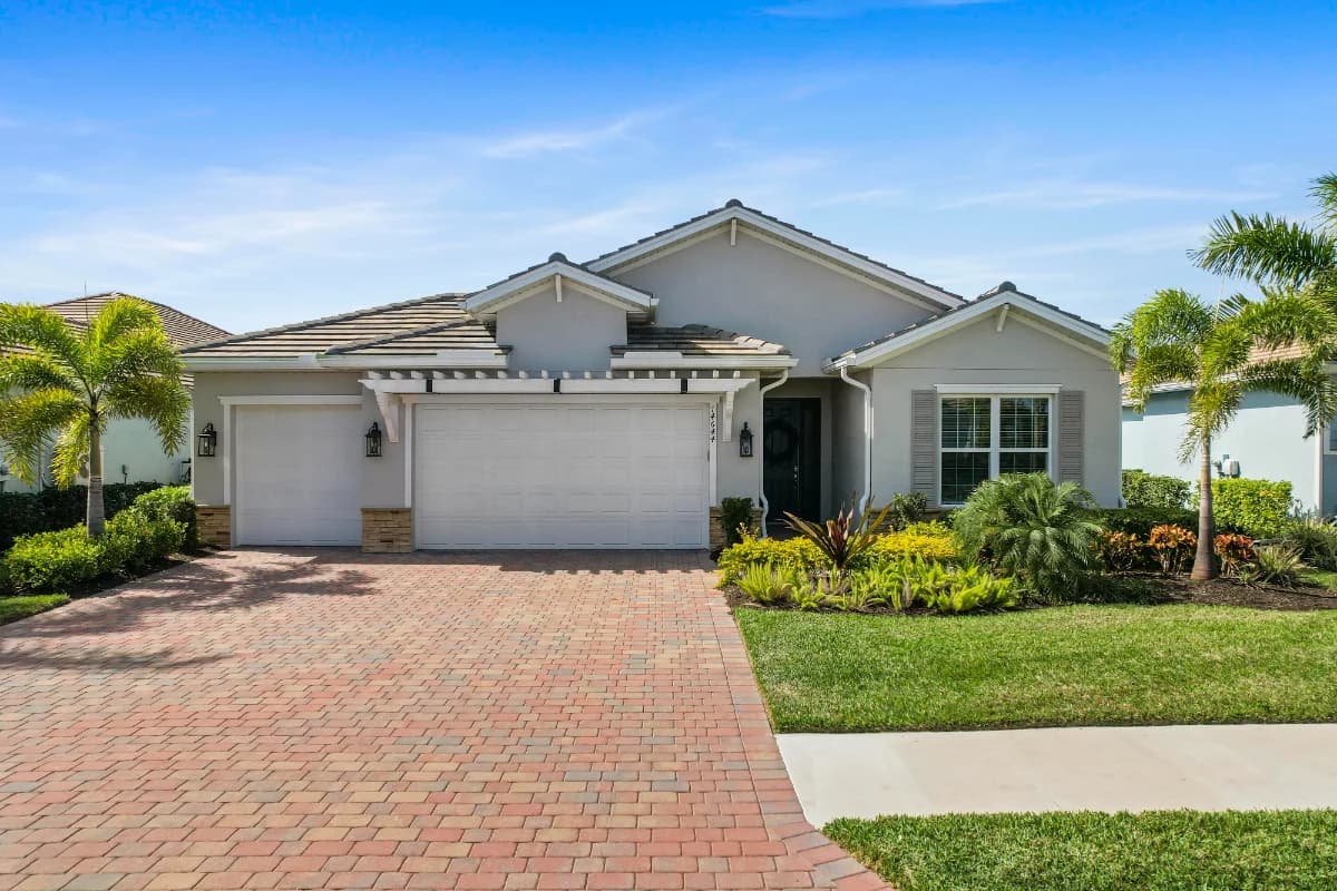 Should I Sell My House in Naples in 2025 or Wait?