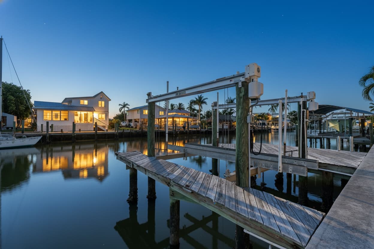 566 Coconut Ave - Gallery