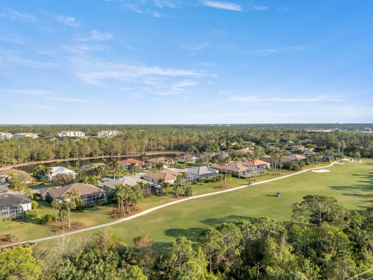 Market Report June 2025 - Naples