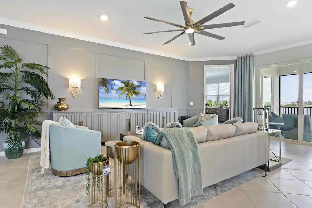 Market Report May 2025 - Naples