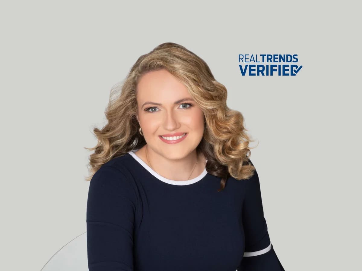 Elizabeth Hoffmann top 1.5% of real estate professionals nationwide by RealTrends